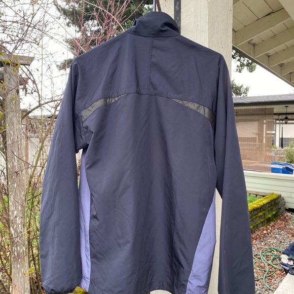 Patagonia Rain jacket Women’s Medium - Picture 3 of 4